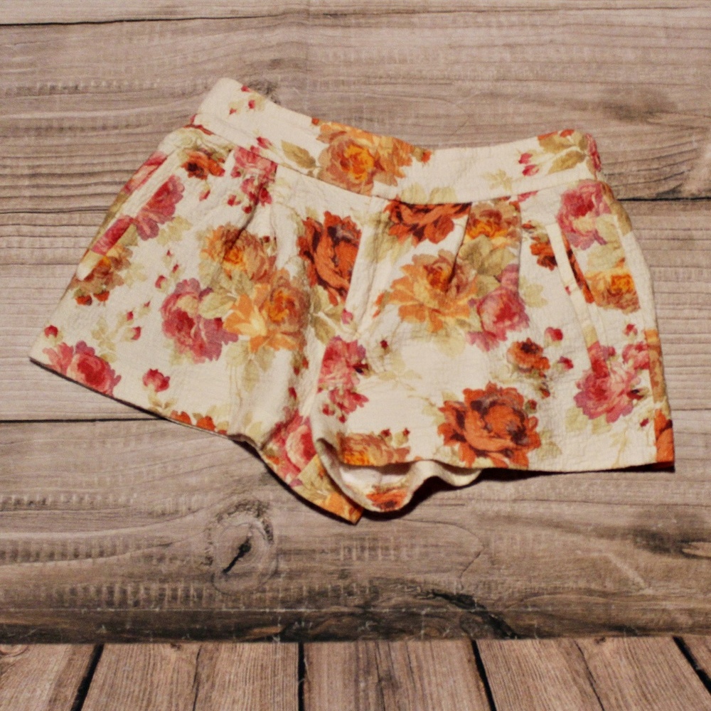 Zara Woman floral print shorts size Small